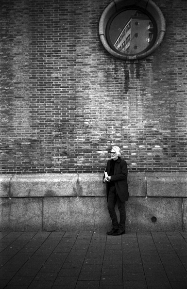 Wim van Sinderen, curator van Fotomuseum Den Haag